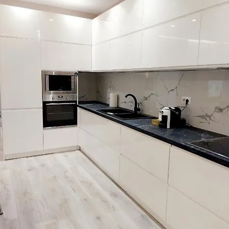 Daire Luxurious Double Bedroom Tiran