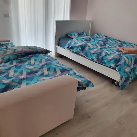 Daire Luxurious Double Bedroom Tiran